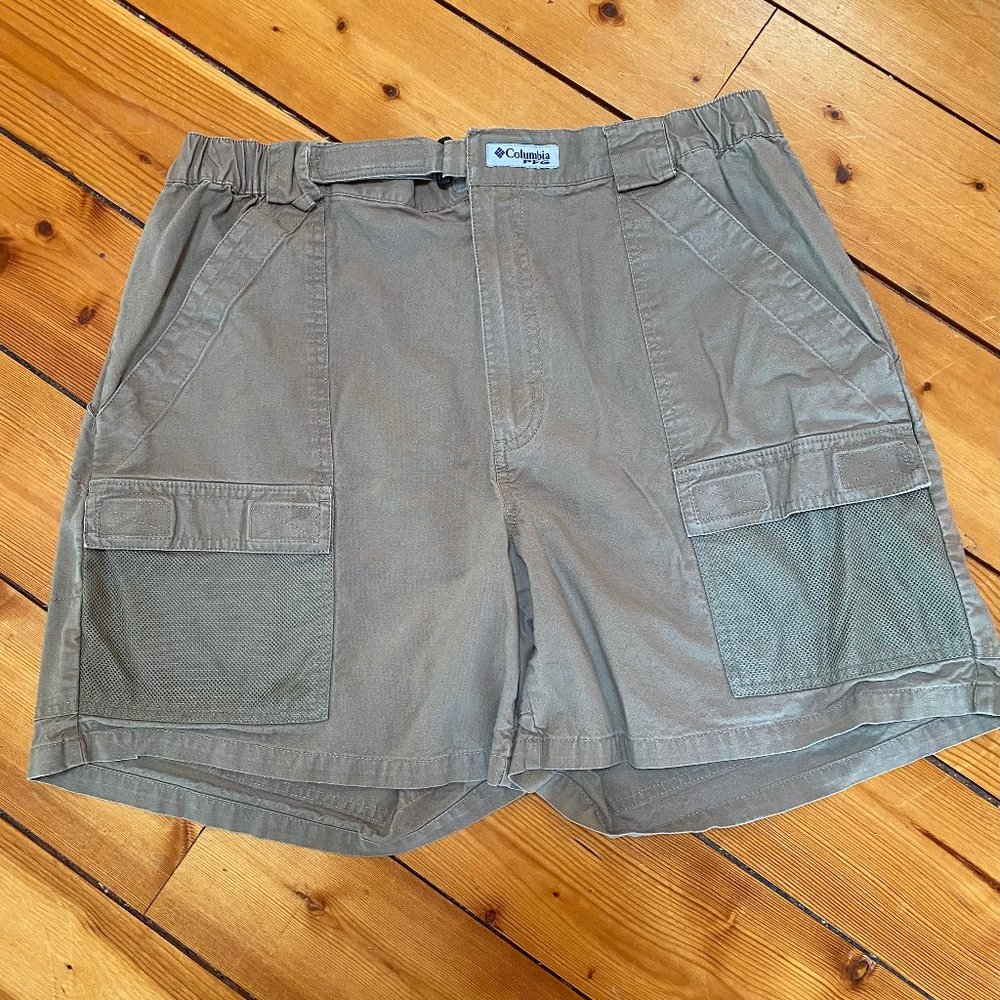 Vintage Columbia PFG Men's Large Beige Cargo Shorts ~Fishing~Outdoor.